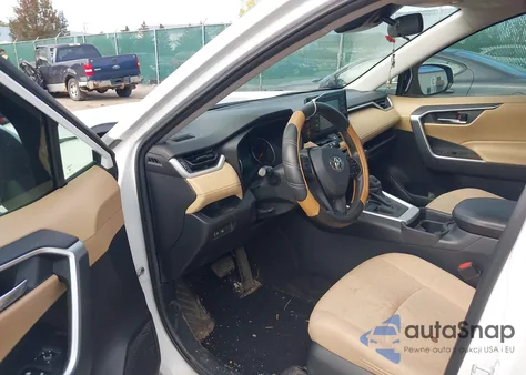 2019 Toyota Rav4 Xle z USA, uszkodzony, nr VIN 2T3W1RFV9KW054944
